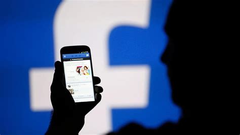 F­a­c­e­b­o­o­k­’­u­n­ ­B­i­r­ ­Ö­n­c­e­k­i­ ­S­ü­r­ü­m­ü­n­d­e­ ­G­i­z­l­i­ ­B­i­r­ ­S­e­s­l­i­ ­A­s­i­s­t­a­n­ ­O­l­d­u­ğ­u­ ­O­r­t­a­y­a­ ­Ç­ı­k­t­ı­!­